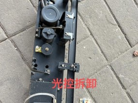 技嘉主板上面的线怎么拆？拆卸过程中应该注意哪些安全措施？