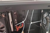 显卡风扇亮灯无法关闭怎么办？
