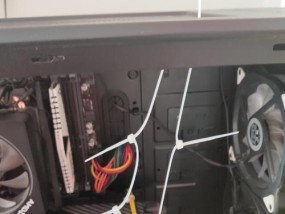 显卡风扇亮灯无法关闭怎么办？