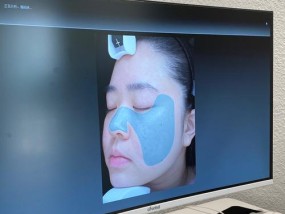 电脑显示器微微泛红怎么解决？可能的原因是什么？