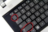 宏硕电脑电源线的正确插入方法是什么？