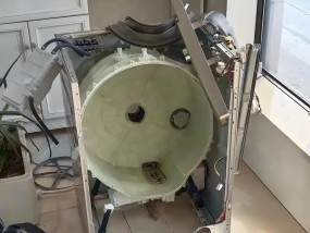 修理洗衣机底部漏水的方法（解决洗衣机漏水问题的实用指南）