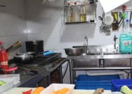 如何清洗搅拌站油烟机台面（简单易行的清洁方法）