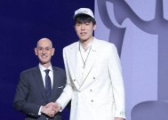 中国篮球再出一名NBA球员！继杨瀚森之后，22岁的他和篮网签约