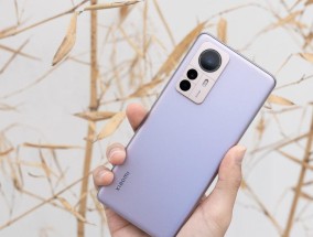 小米12pro采用曲面屏设计吗？常见疑问解答