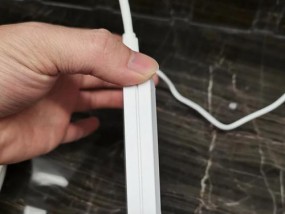 智能语音版机顶盒的使用方法是什么？