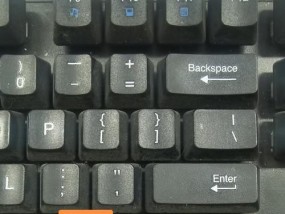 电脑键盘打出小星星的方法是什么？