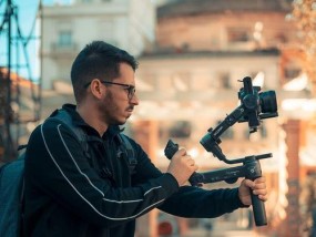 换眼镜转变视频怎么拍？拍摄过程中需要注意什么？