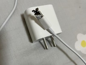鸿海手机充电器的性能评价如何？