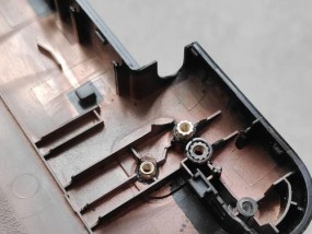 小妙招解决笔记本电脑屏轴损坏问题（轻松DIY）