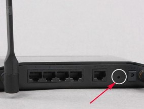 路由器输出端口应该插哪个孔？