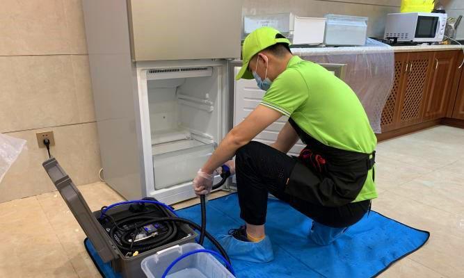 如何正确清洁与消毒饮水机（简单实用的方法让你的饮水机更健康）  第3张