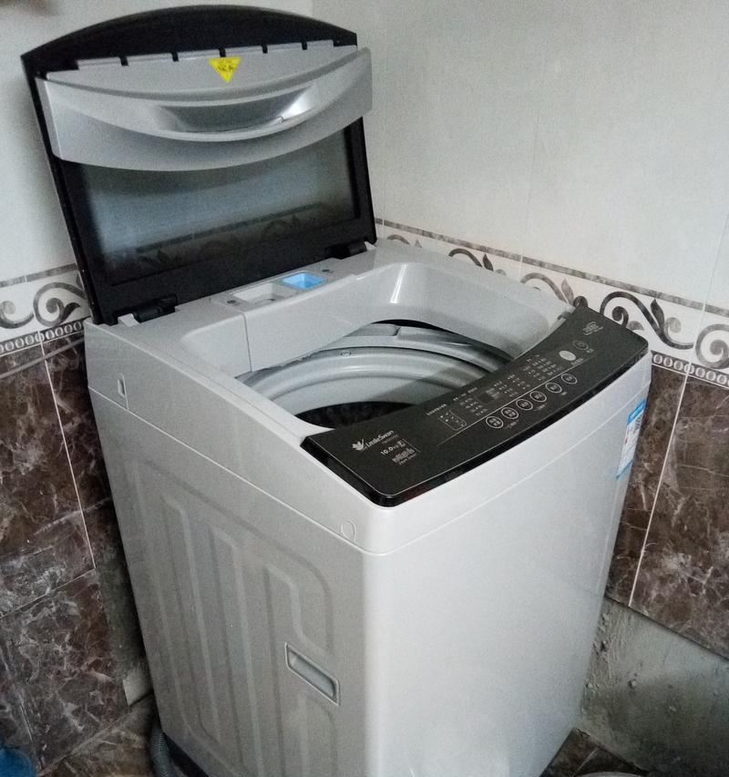 全自动洗衣机角落清洗方法，彻底清除顽固污渍（角落清洗的实用技巧）  第2张