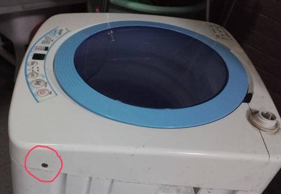 解决洗衣机压住排水口的方法（排水口堵塞）  第2张
