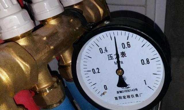 壁挂炉运行中压力跳动的原因及解决方法（压力跳动带来的问题和解决方案）  第1张