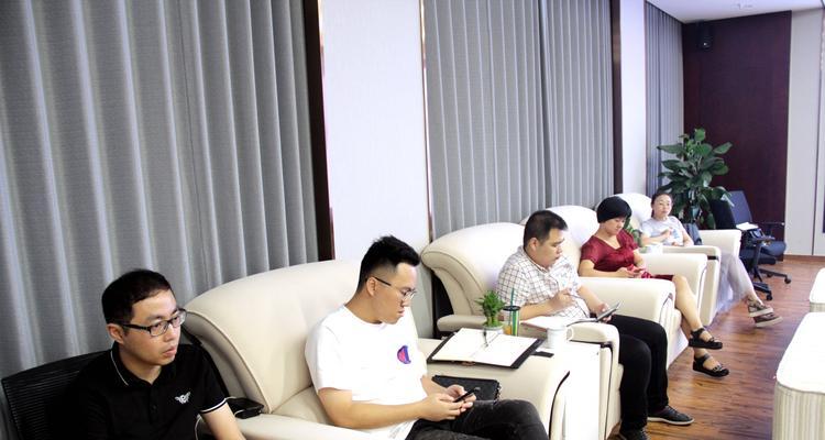 如何在会议中使用叠加镜头拍照？使用过程中可能会遇到哪些问题？  第2张