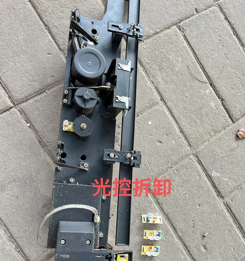 技嘉主板上面的线怎么拆？拆卸过程中应该注意哪些安全措施？  第1张
