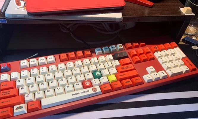 限定款红色键盘的独特之处在哪里？  第3张