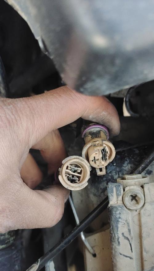 散热器冷媒如何更换？更换过程中需要注意什么？  第2张