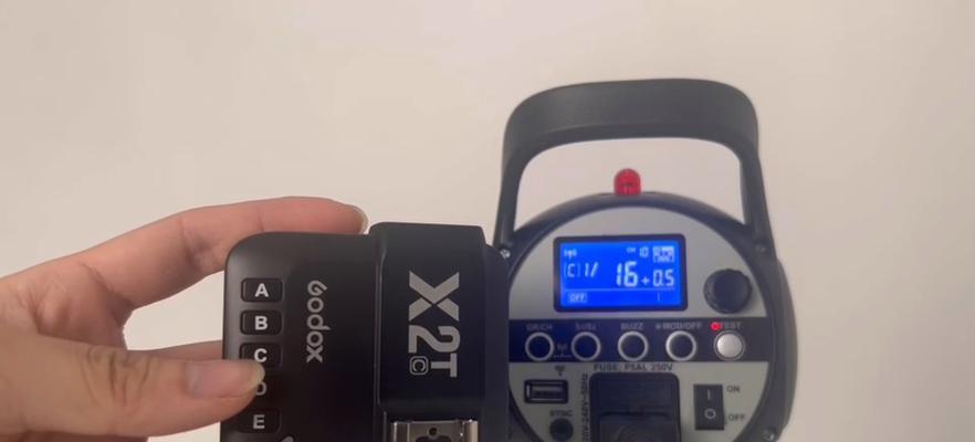 神牛闪光灯拆卸步骤是什么？  第3张