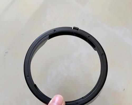佳能相机镜头盖如何正确拆卸？  第2张