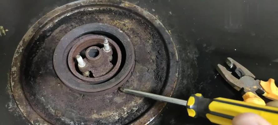 燃气灶盖帽卸不下来？教你解决问题！（燃气灶盖帽卡住了怎么办？快速有效的解决方法大全！）  第2张
