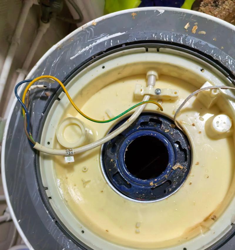 热水器清洗方法大揭秘（保养热水器，延长使用寿命）  第2张