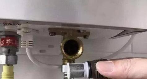 万和热水器E3故障判断与解决方法（热水器故障指示灯闪烁的原因及解决办法）  第3张
