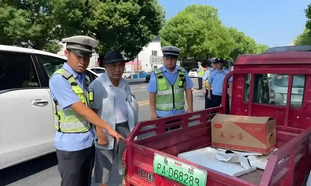 9月1日起，电动车、摩托车、三轮车上路“3禁5放行”，处罚明确了  第1张