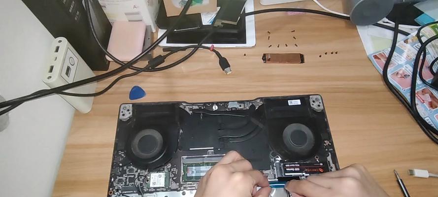 电脑塑料键盘的拆卸方法是什么？打开电脑塑料键盘需要注意什么？  第2张