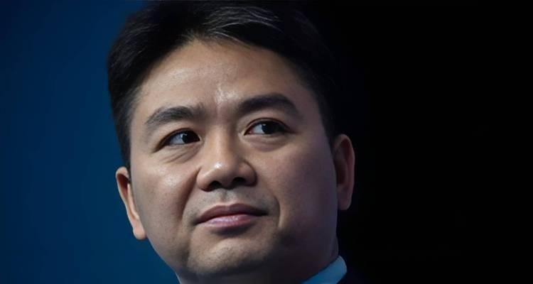一觉醒来，刘强东“天塌了”！和老乡喝断片做鬼脸卖萌，全网疯传  第17张